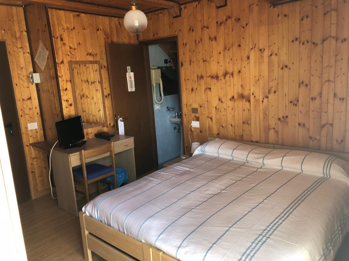 Albergo La Perla Craveggia ภายนอก รูปภาพ